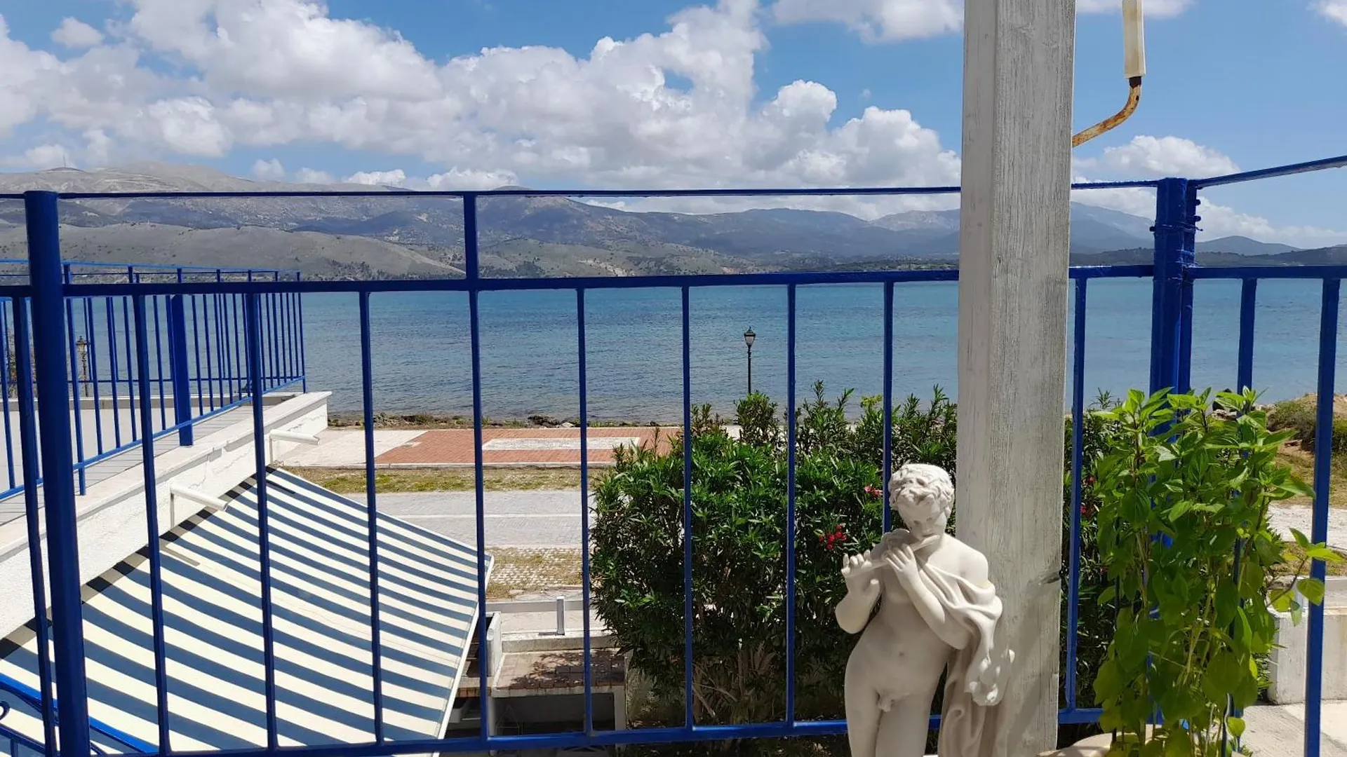 The Blue Door Hotel Lixouri 0*,  Greece